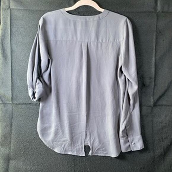 Express Womens Blouse Gray Zipper V Neck Roll Tab Sleeve Flowy Small - Picture 11 of 14
